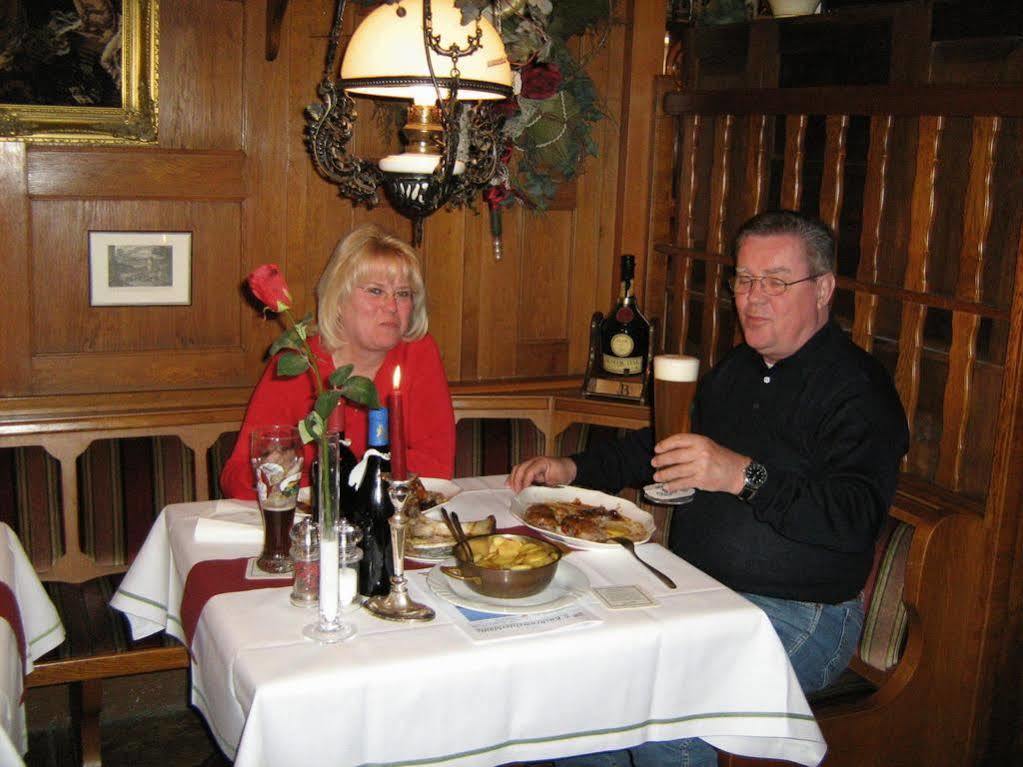 Hotel Zum Lamm Gundelsheim  Buitenkant foto
